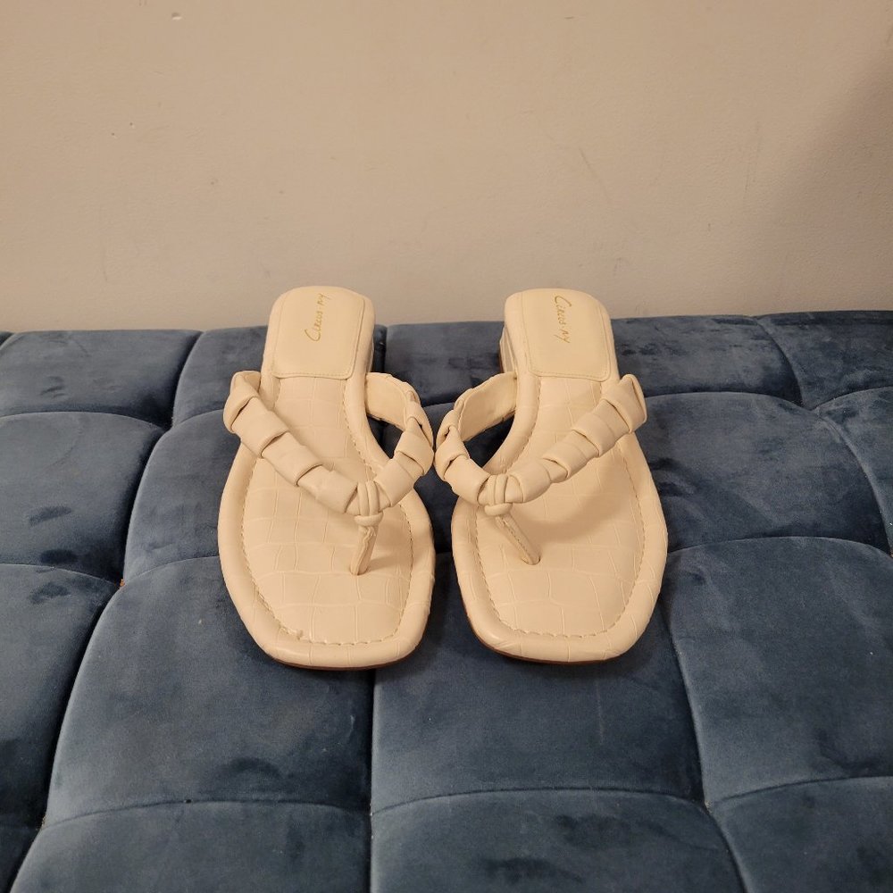 New - Circus NY Women's Jacinda Sandal Ivory 9.5 Medium